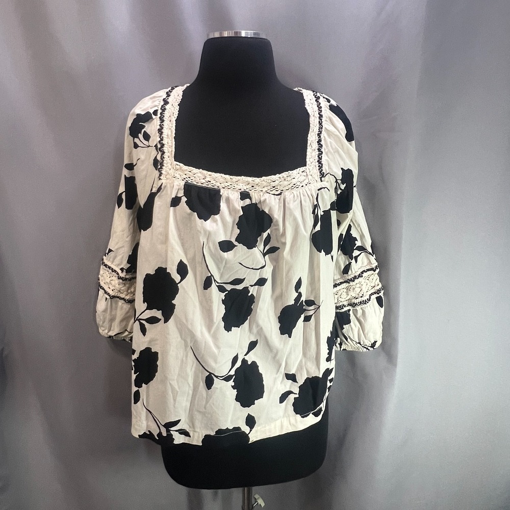 Maurices Floral Crochet Trim Blouse Top Womens L Black White Cotton Square Neck